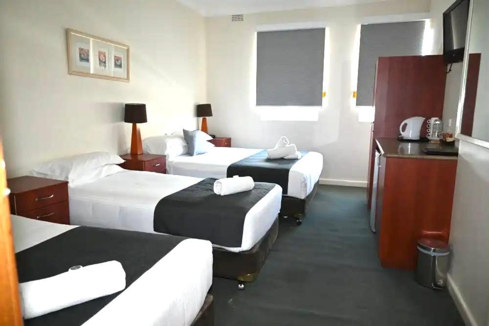 Knickerbocker Hotel Bathurst Bagian luar foto