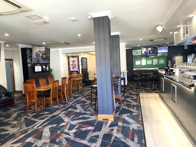 Knickerbocker Hotel Bathurst Bagian luar foto