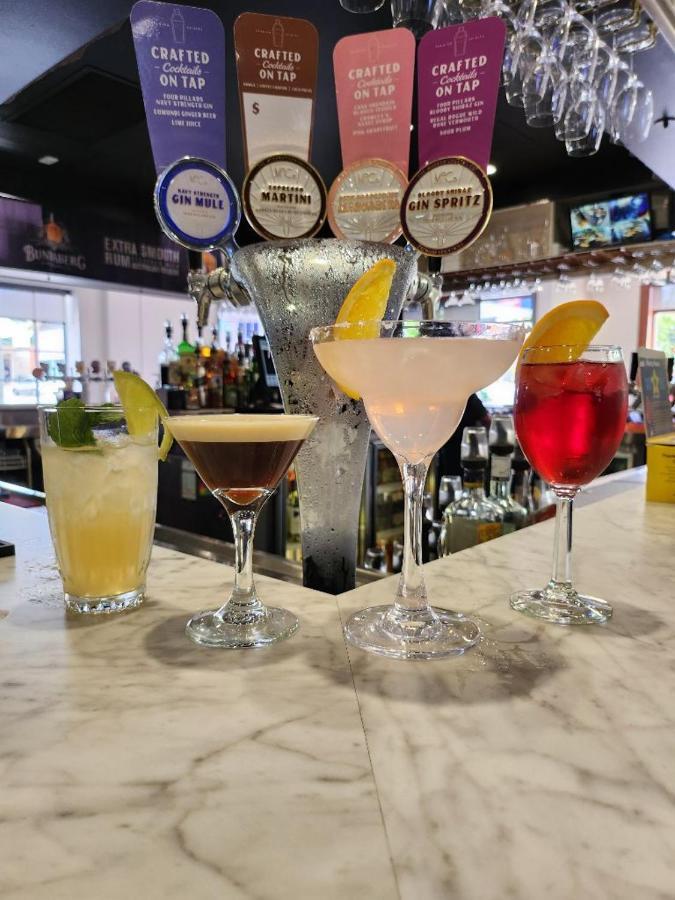 Knickerbocker Hotel Bathurst Bagian luar foto